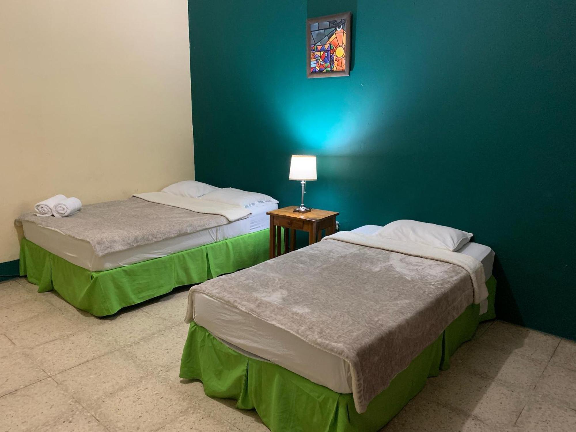 Hostal Fachente León Eksteriør billede